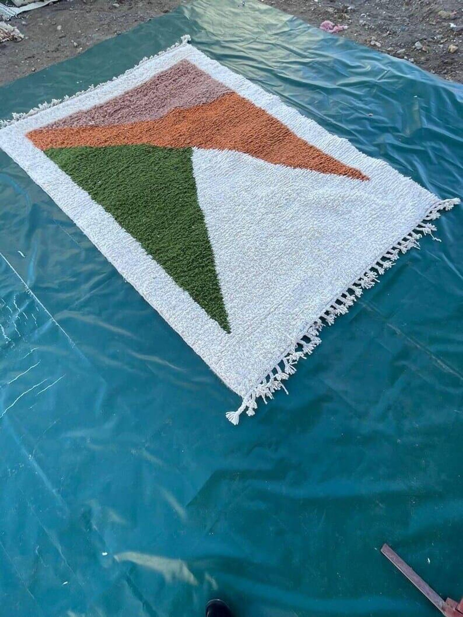 Handwoven wool Berber rug size 1.5/2.5 m