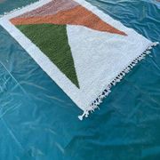 Handwoven wool Berber rug size 1.5/2.5 m