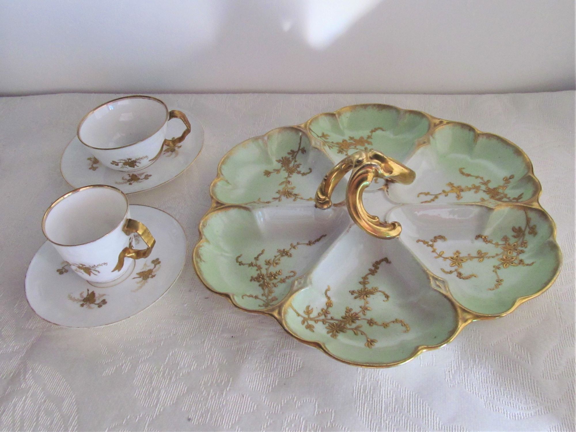 Large divided dish with six sections manufactured by Bernaurd&Co, 1914-1930, Lim