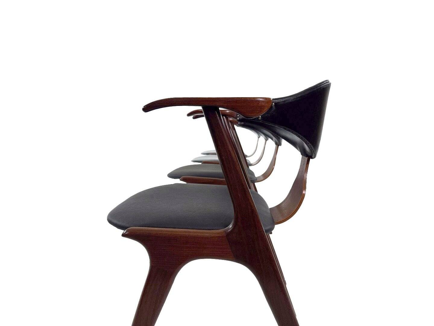 Set of 4 vintage design 'Koehoorn' dining chairs by Louis van Teeffelen for AwA