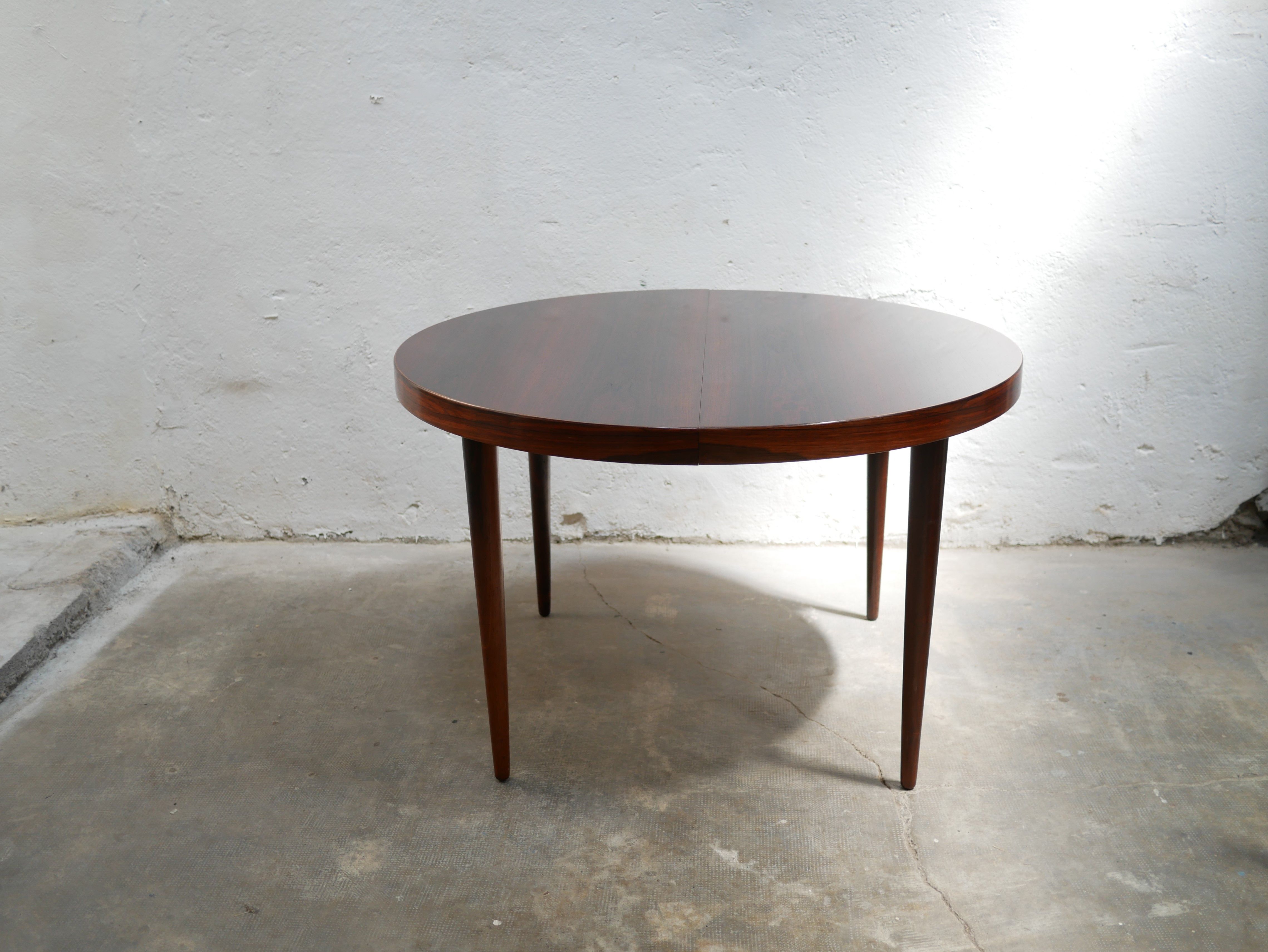 Vintage rosewood extendable Scandinavian round table by Kai Kristiansen for Skovmand and Anders