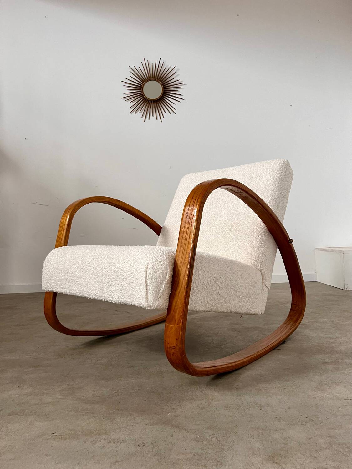 Fauteuil bois courbé rocking-chair des annees 50 style art deco design français bois et bouclette
