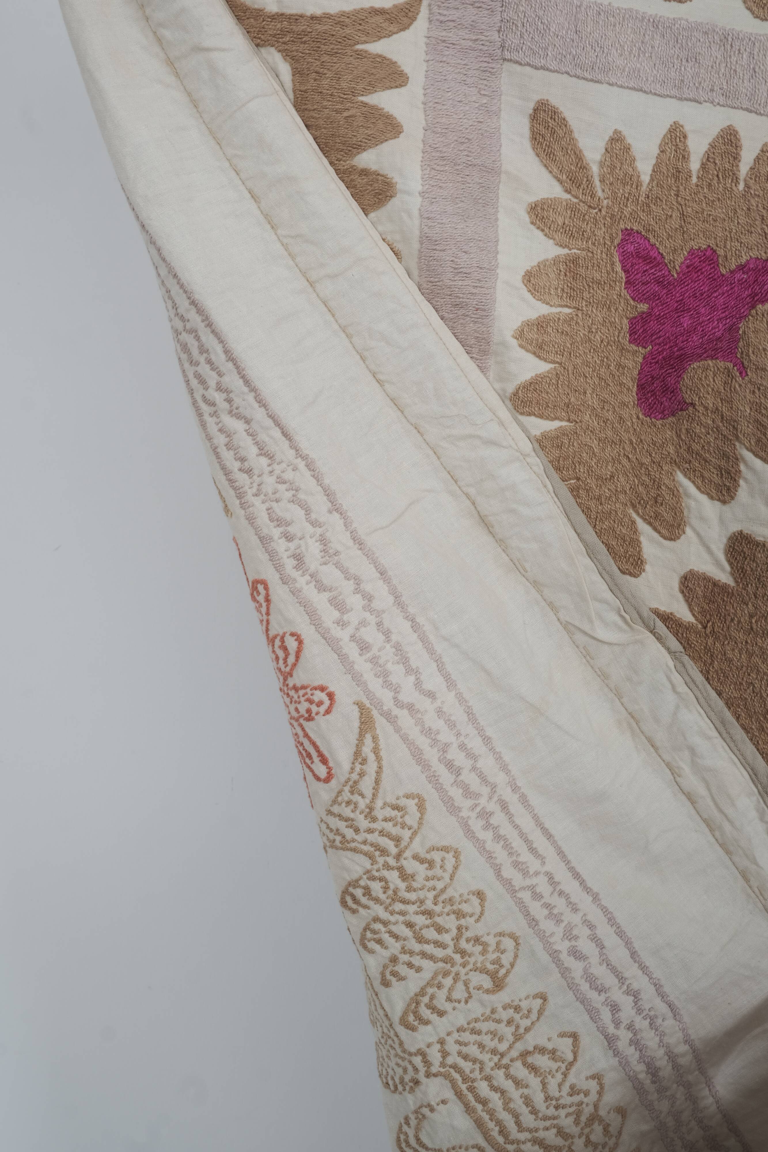 Vintage Suzani Pastel Tablecloth - Uzbek Embroidery Wall Hanging Decor