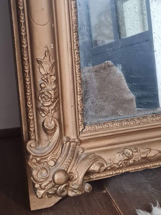Antique rectangular mirror with mouldings 103 x 68