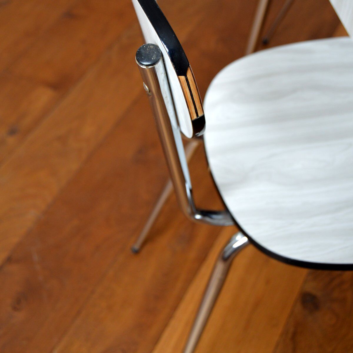 Table with extensions and chairs in formica 1950s