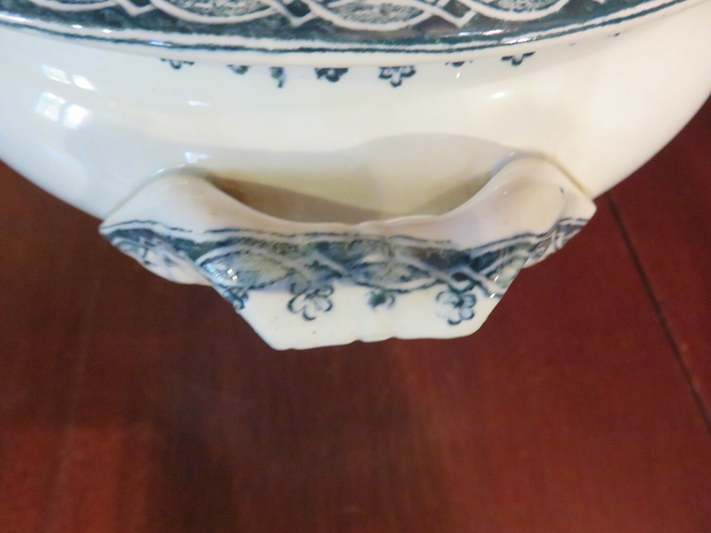 Soup tureen Terre de Fer