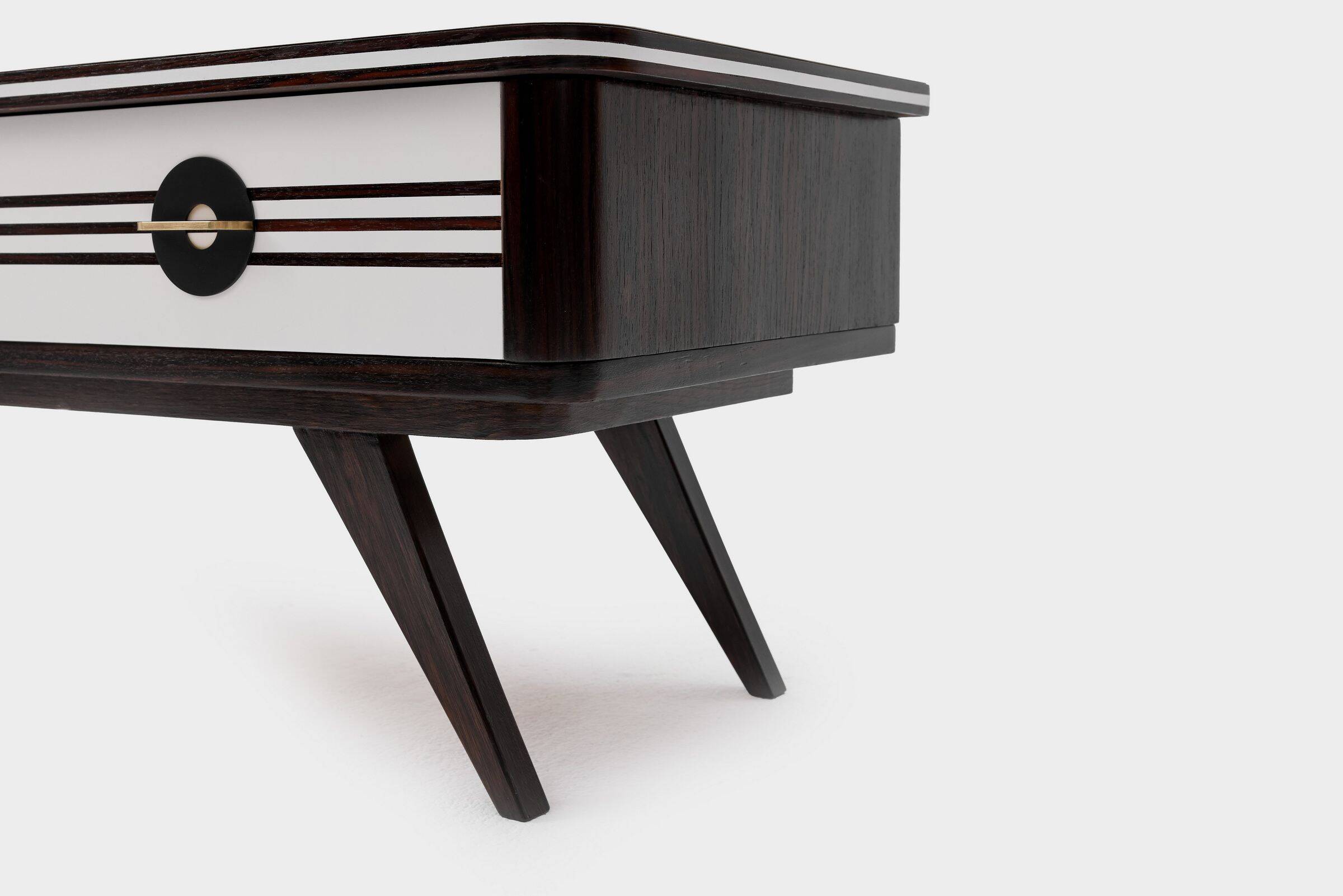 Lowboard en bois, design danois, années 1960, production : Danemark