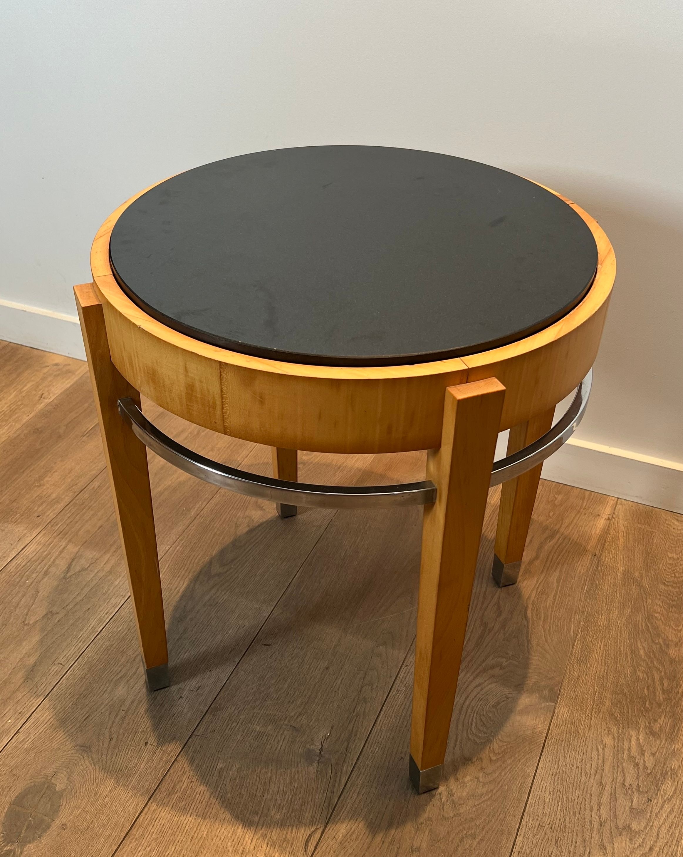 Pedestal table in sycamore veneer, chrome and marble top