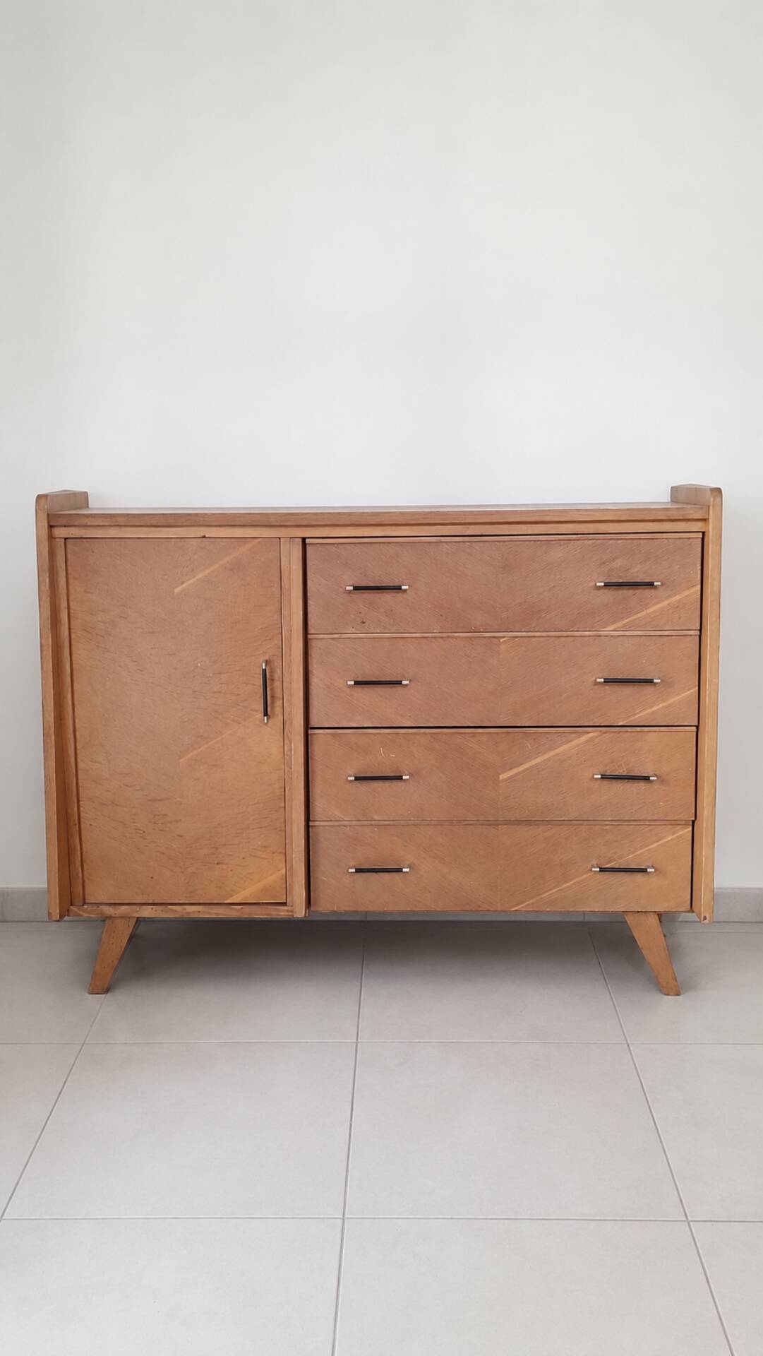 1960s chest of drawers with 4 drawers and 1 door