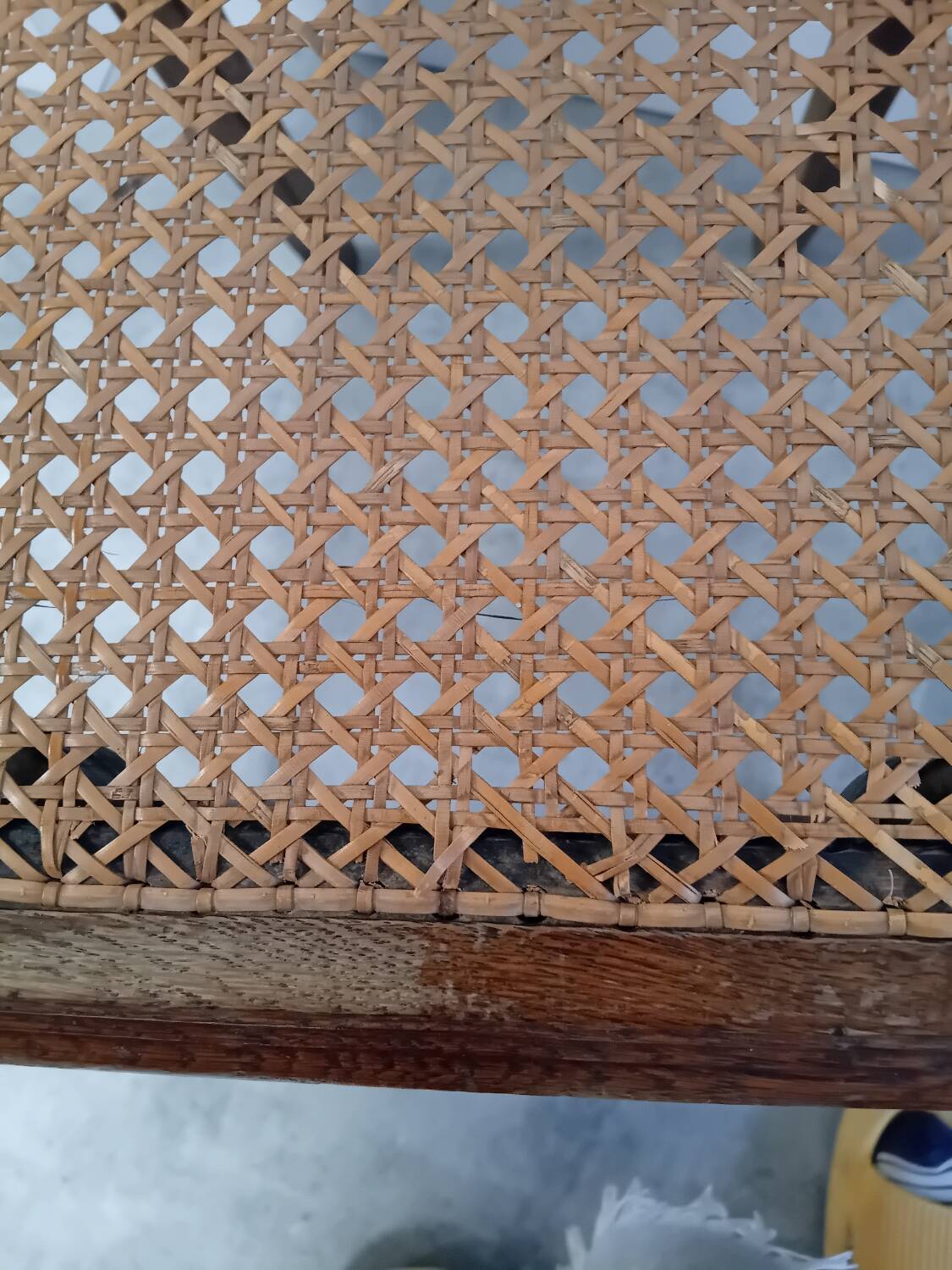 Set of 2 chairs with caning