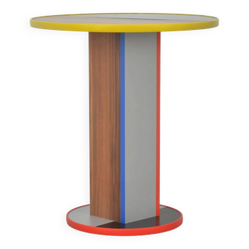 Handmade table made from recycled materials. Neoplasticism-style table.