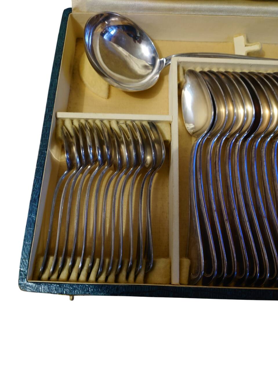 12-place silver-white metal cutlery set 85