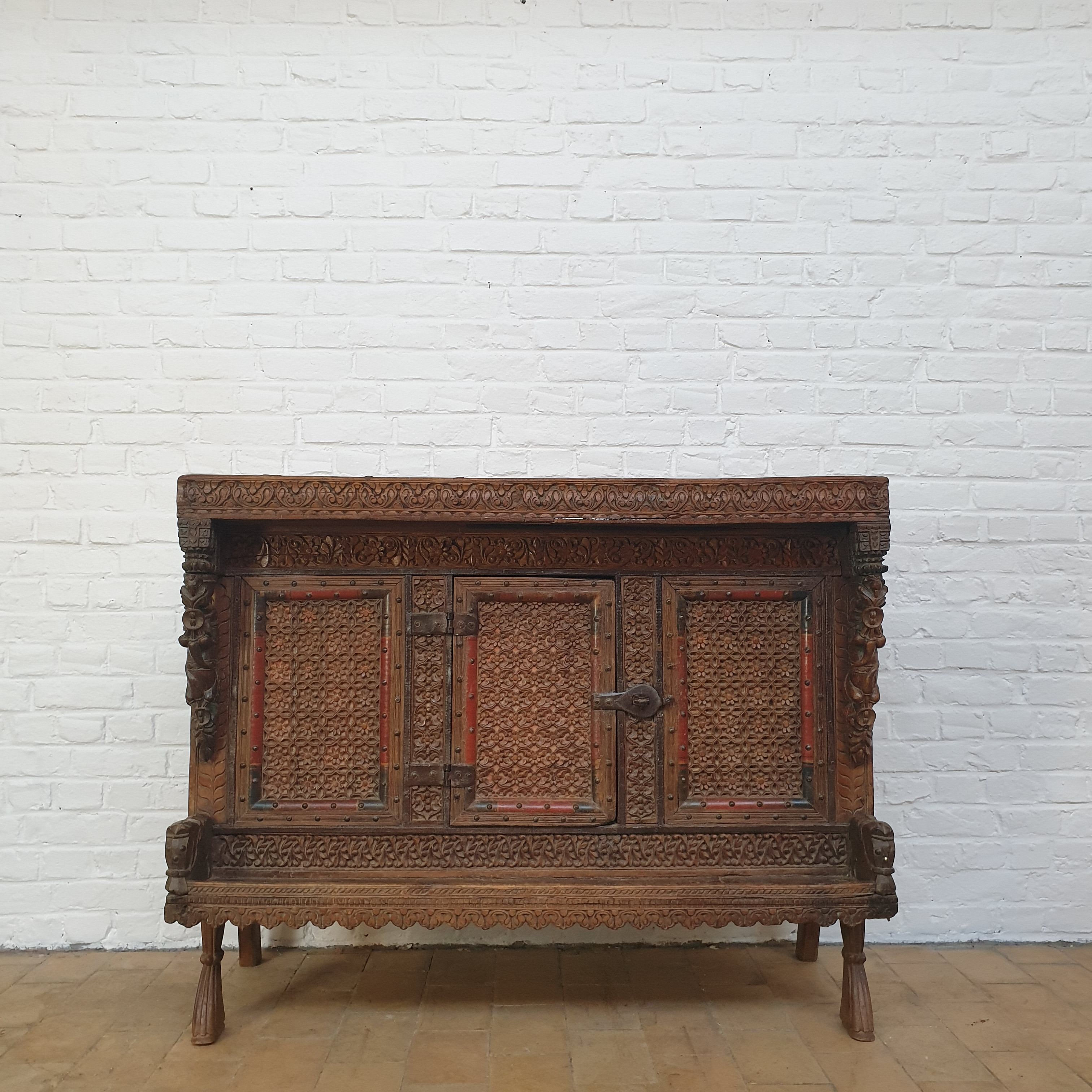 Indian wooden sideboard sculpture