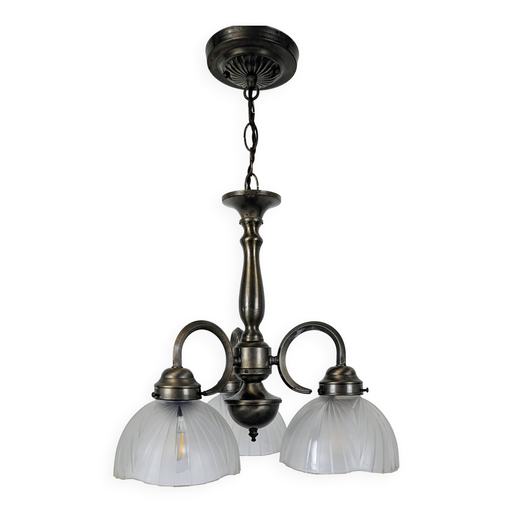 Antique Art Deco chandelier with 3 arms in patinated metal and ribbed glass.