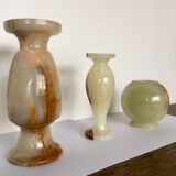 Pot and soliflores in onyx marble