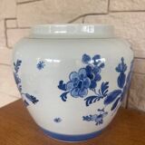 Delf earthenware pot