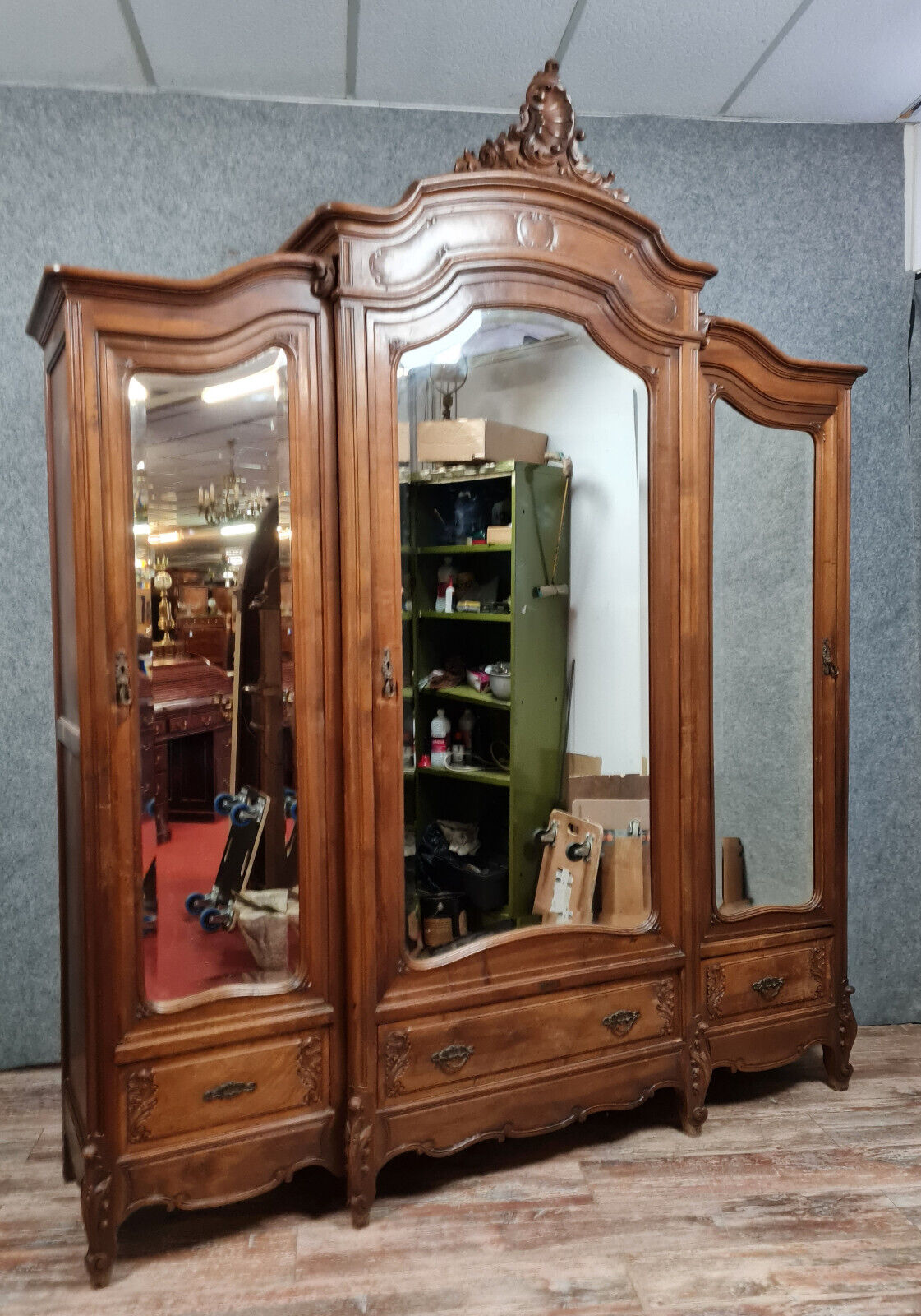 Louis XV Rocaille walnut cabinet stamped Gianinetto circa 1880