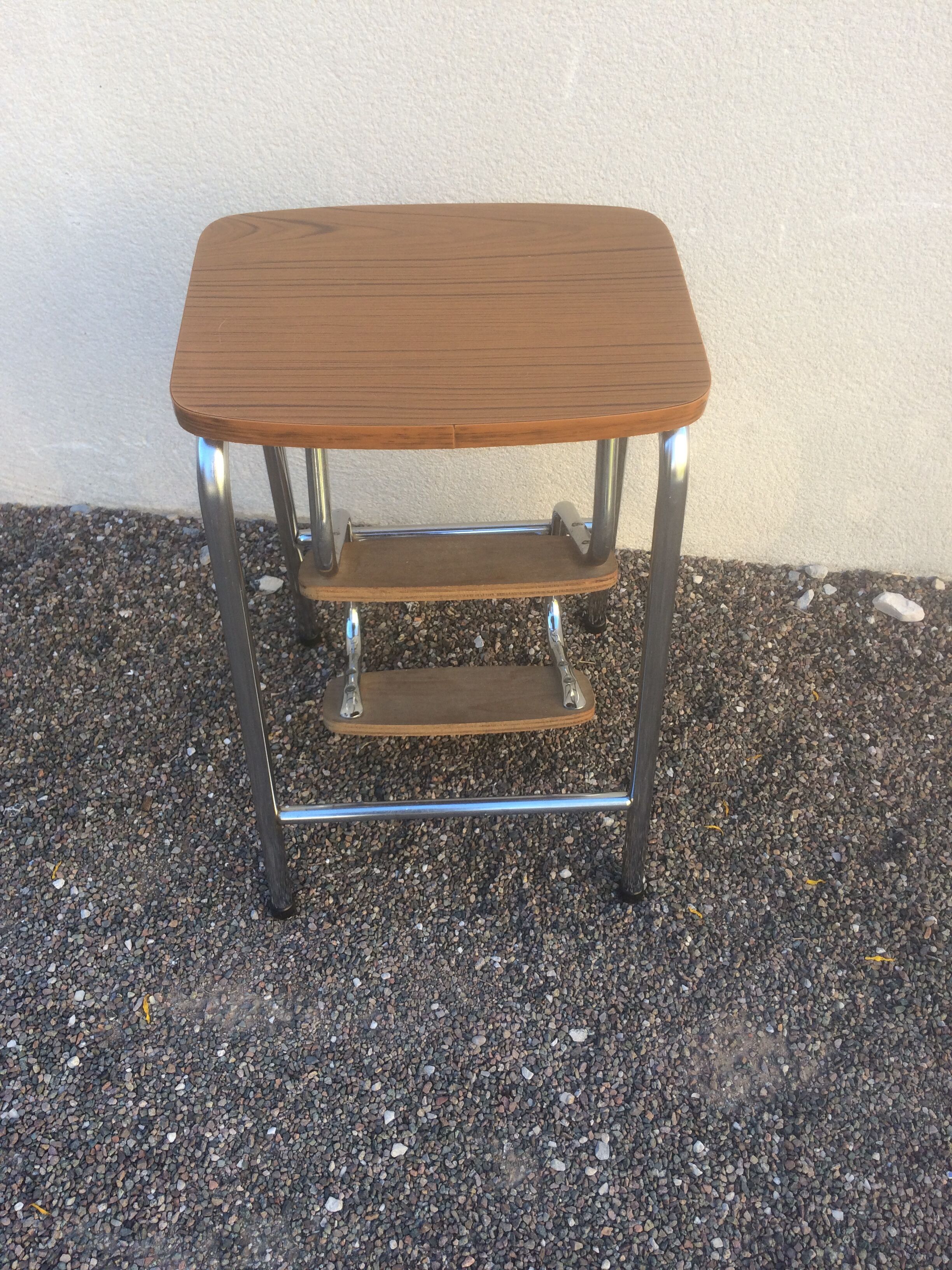 Stepladder walking foot