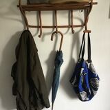 Curved wooden caotrack