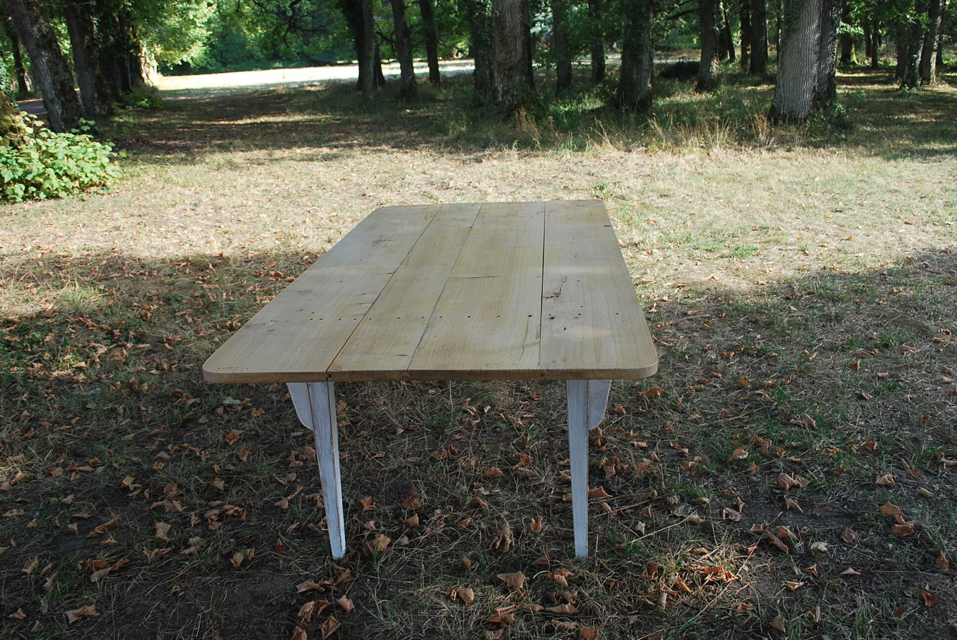 Farm table