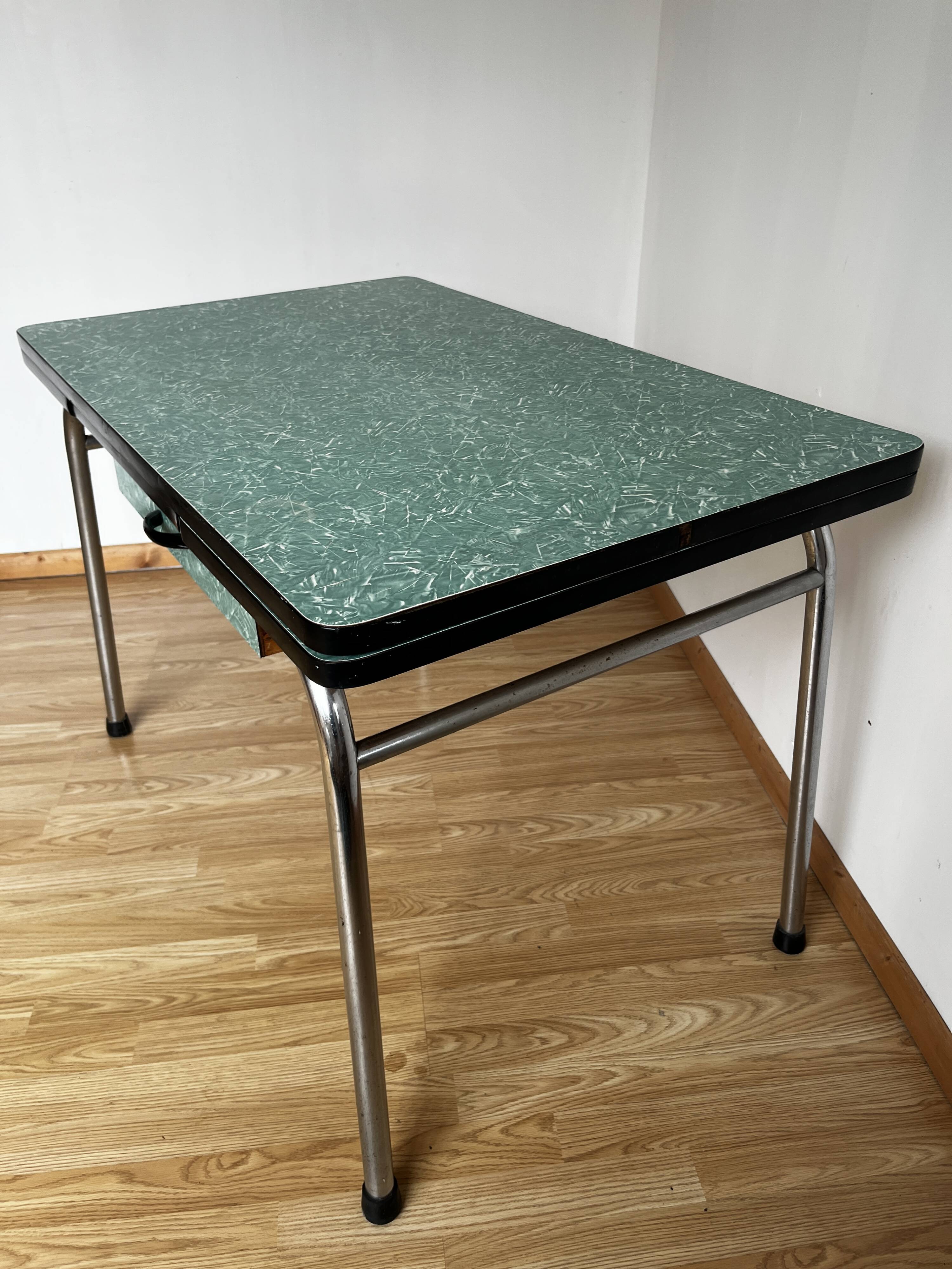 Table formica