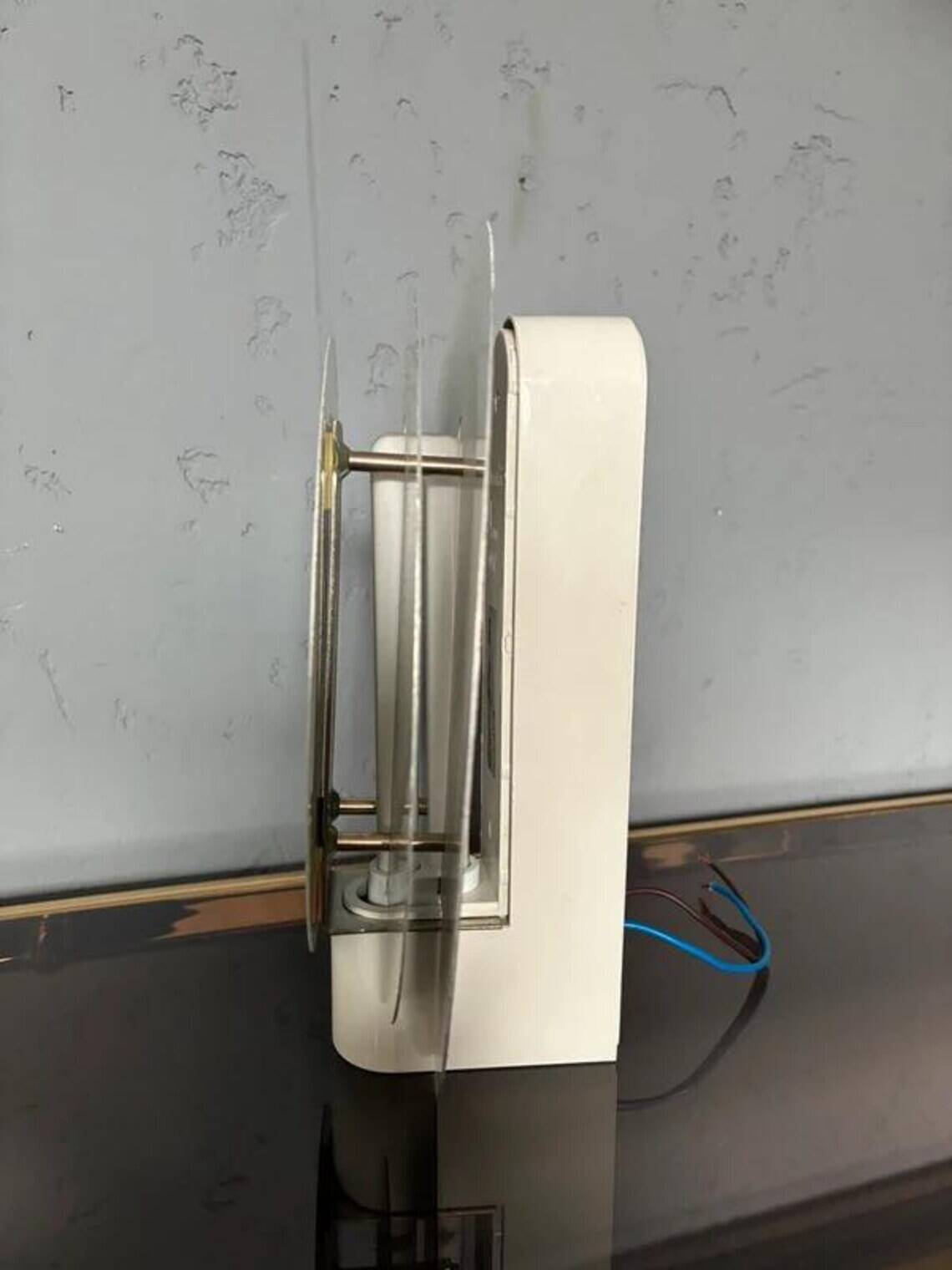 Lumiance Planeta wall lamp by Chris Hiemstra, cream aluminium, 1980s