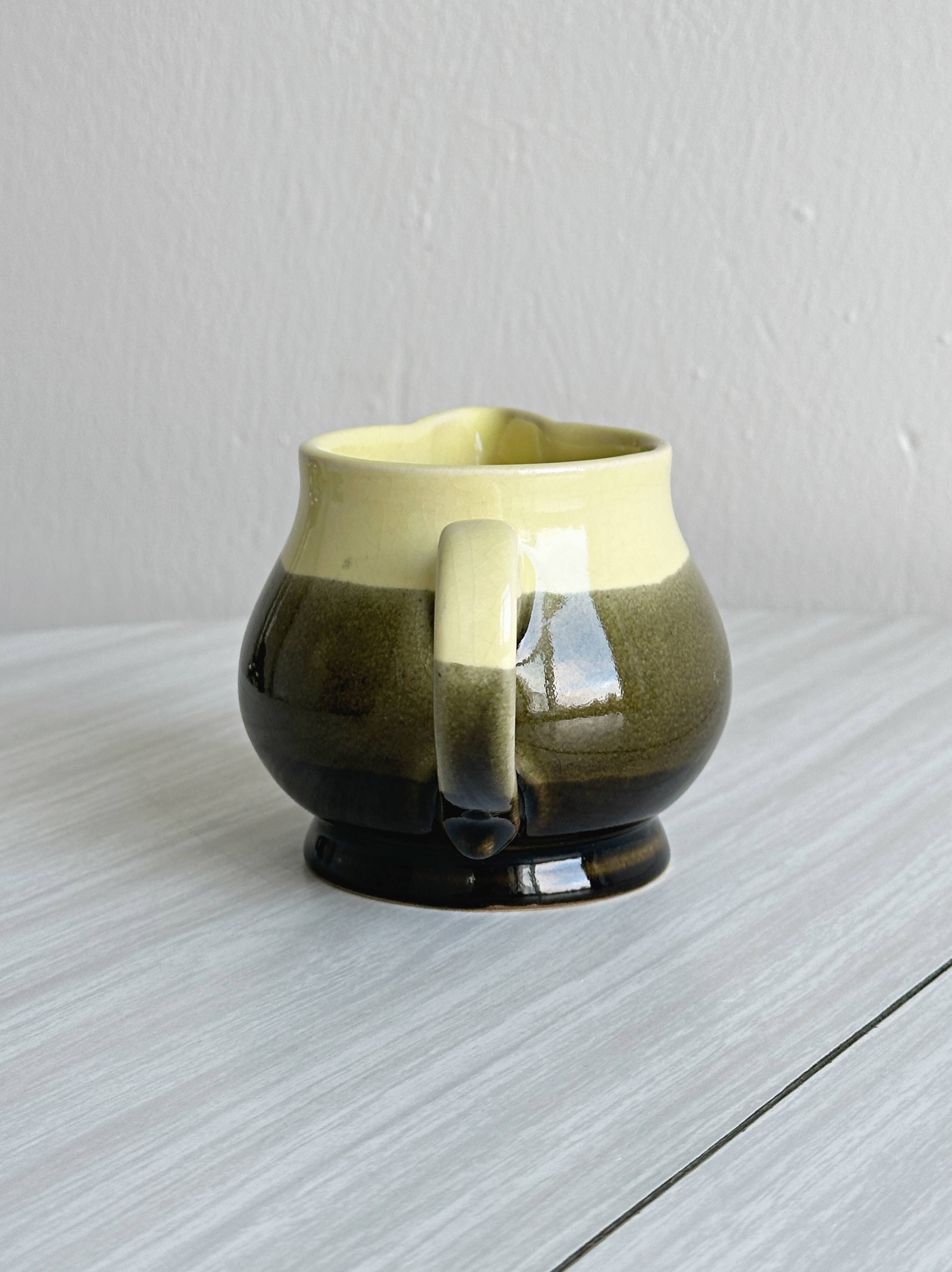 Two-tone milk jug