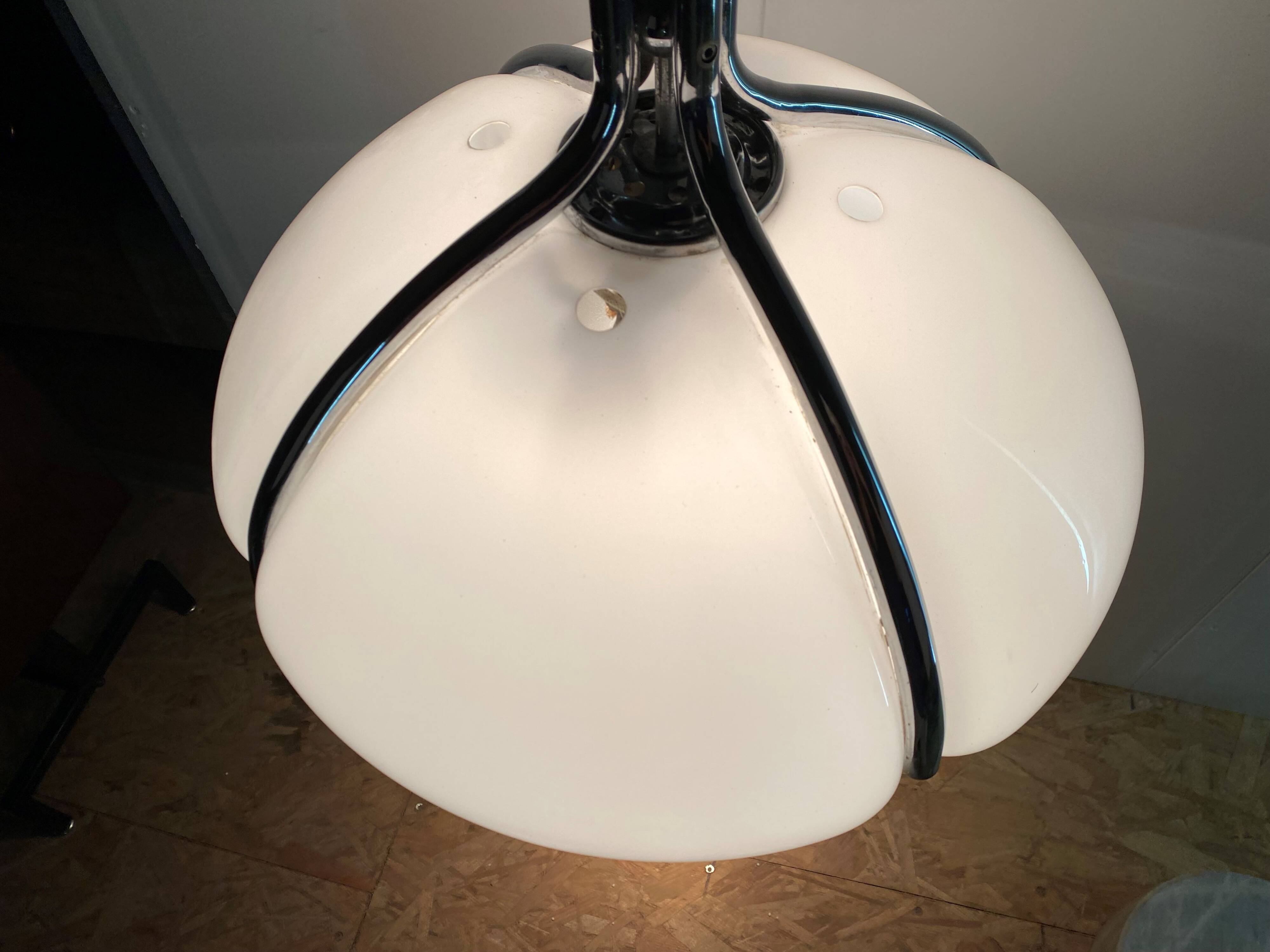 Quadrifoglio Harvey Guzzini pendant light by Gae Aulenti vintage 1970