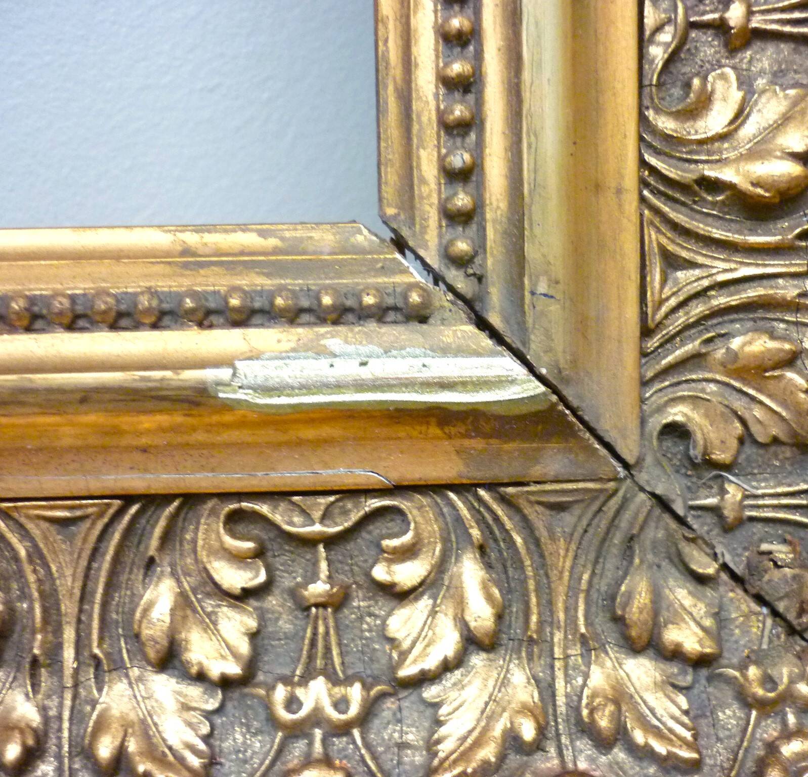 Antique gilded frame in wood and stucco, carved, original gilding