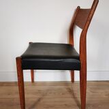 Suite of 4 Scandinavian style chairs