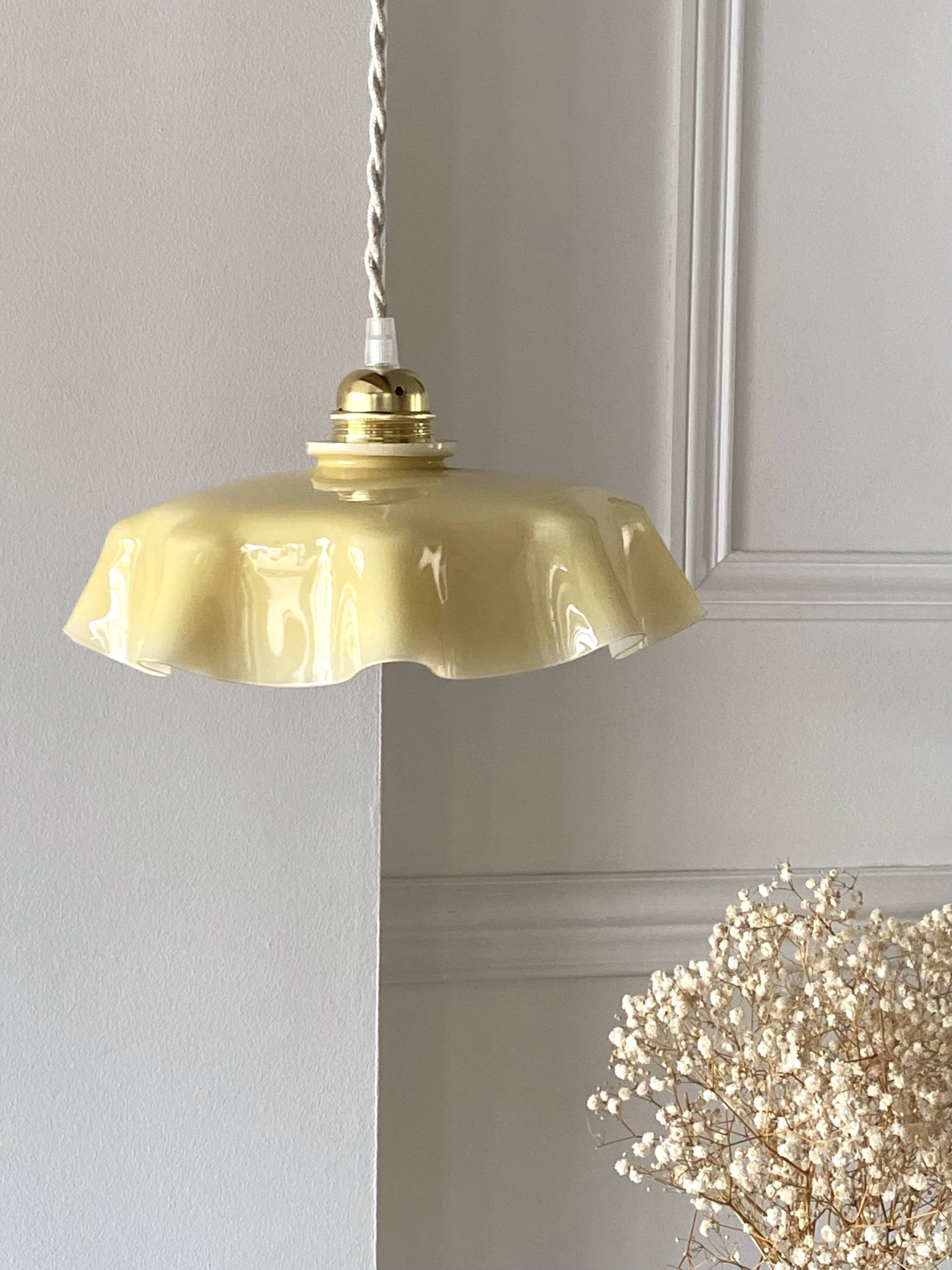 Vanilla opaline pendant light