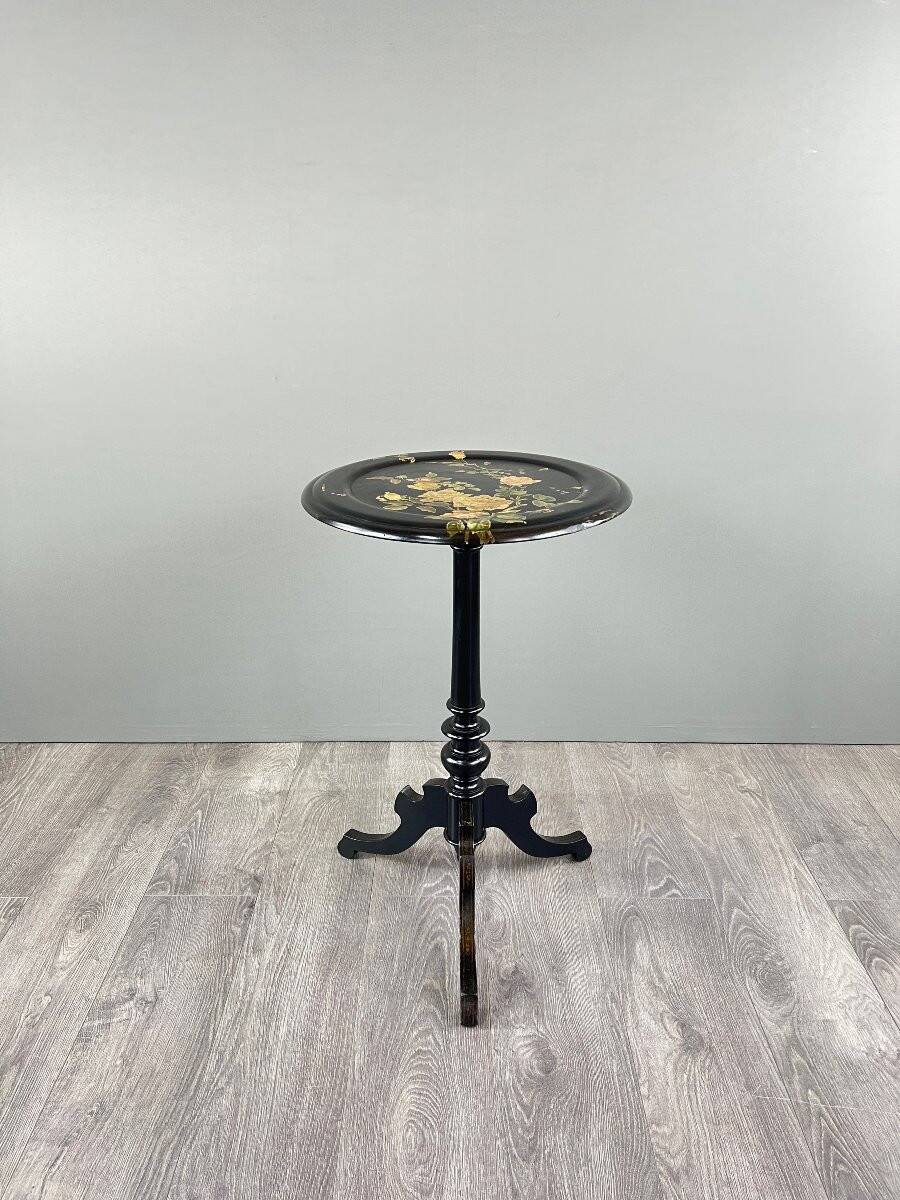 Victorian Style Tilting Top Pedestal Table, 19th Century