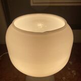 Lampe de table en verre opalin blanc Massive années 70