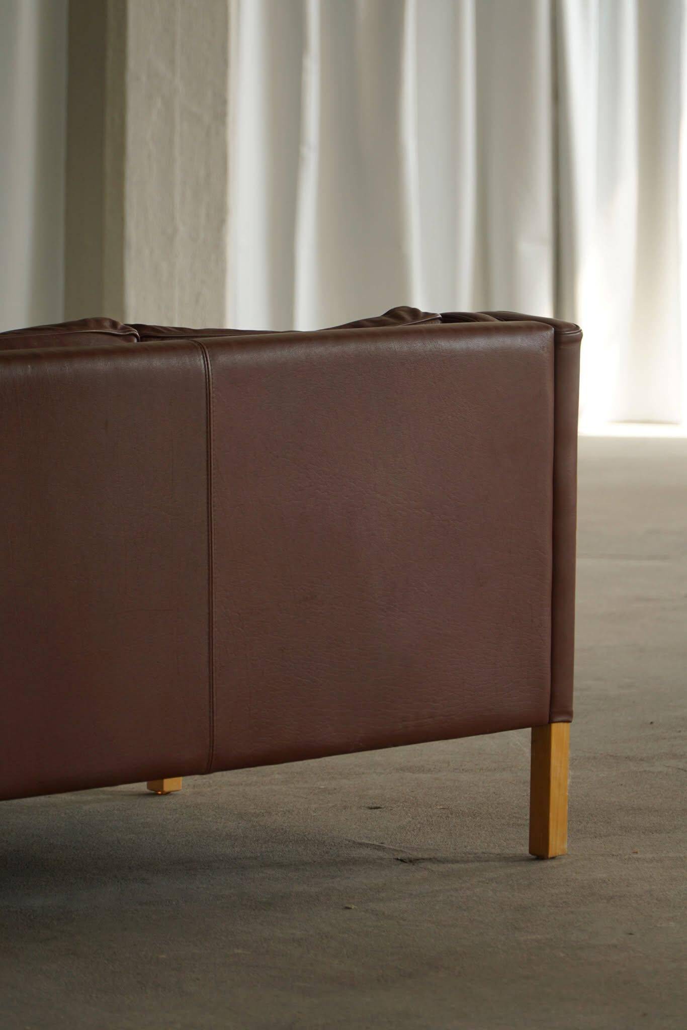 Stouby Møbelfabrik, 3-seater mid-century style sofa in brown leather, made in the 1970s.