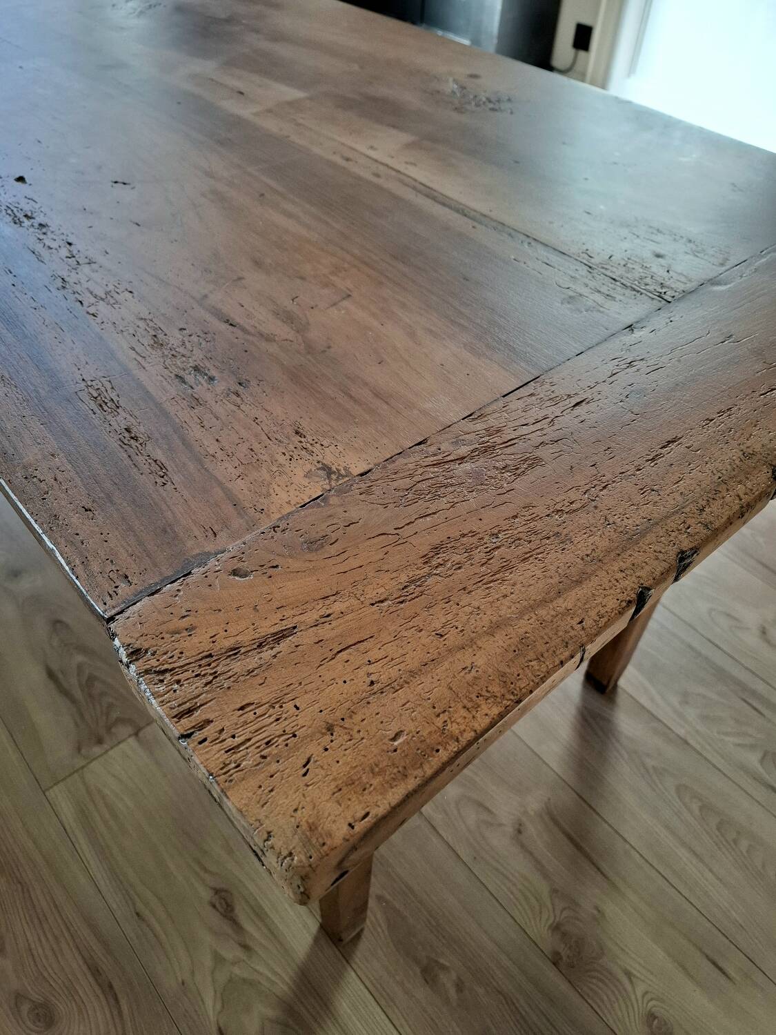 Walnut farmhouse table 200x80 8 people.