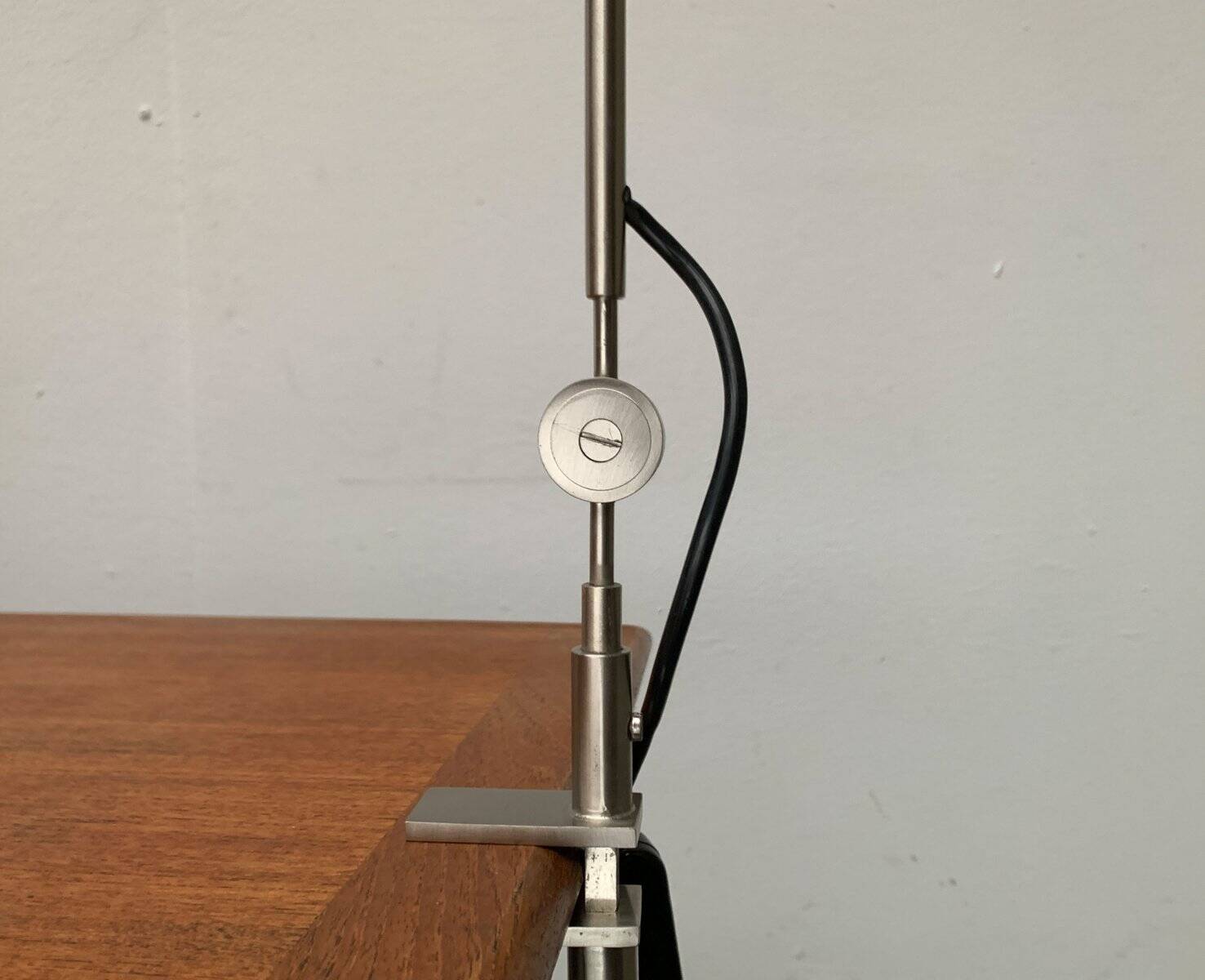 Italian table clamp lamp Model 255 by Tito Agnoli for Oluce, 1950s
