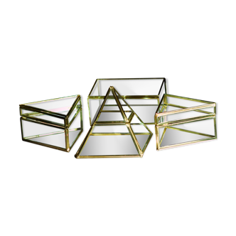 4 anciennes boites à bijoux en verre, laiton et miroir