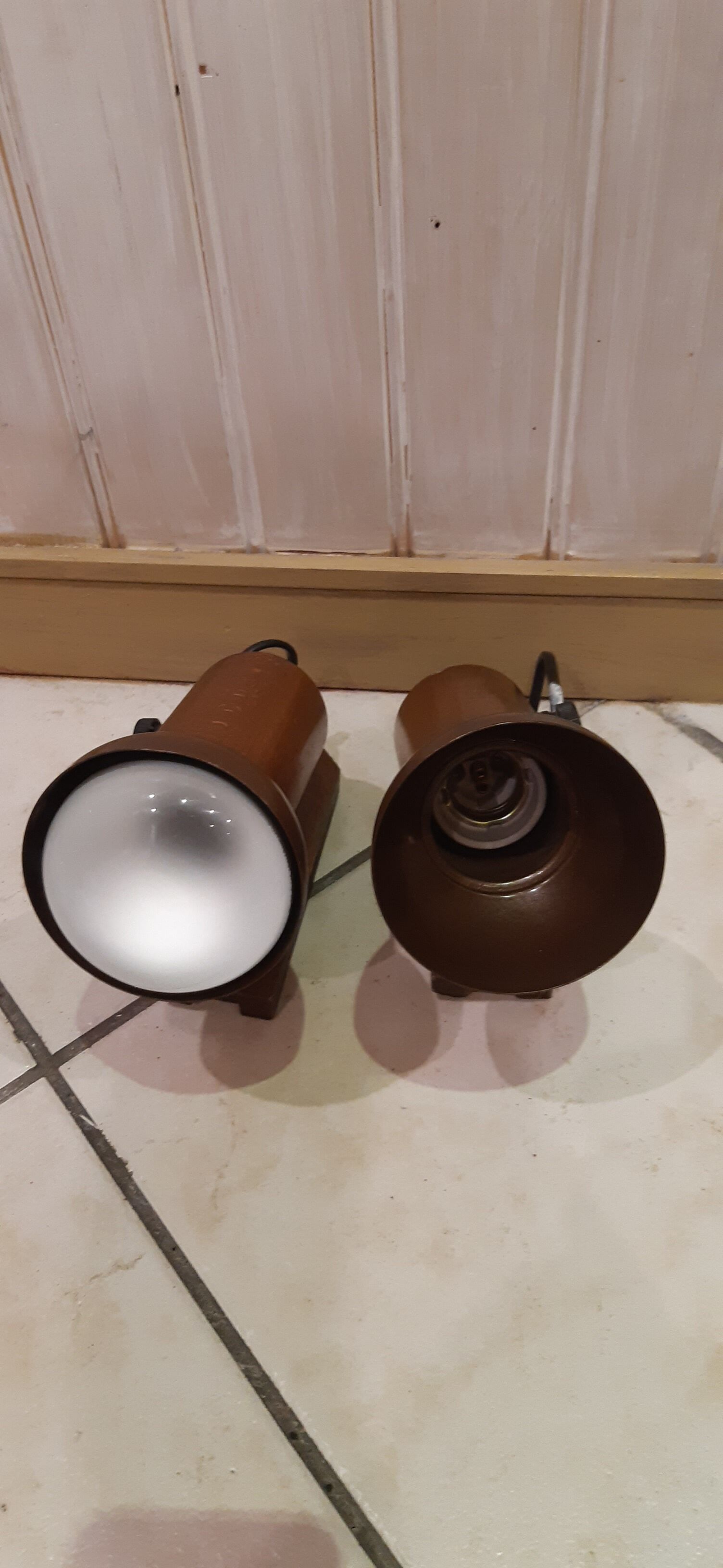 Lot de 2 appliiques murales en bois