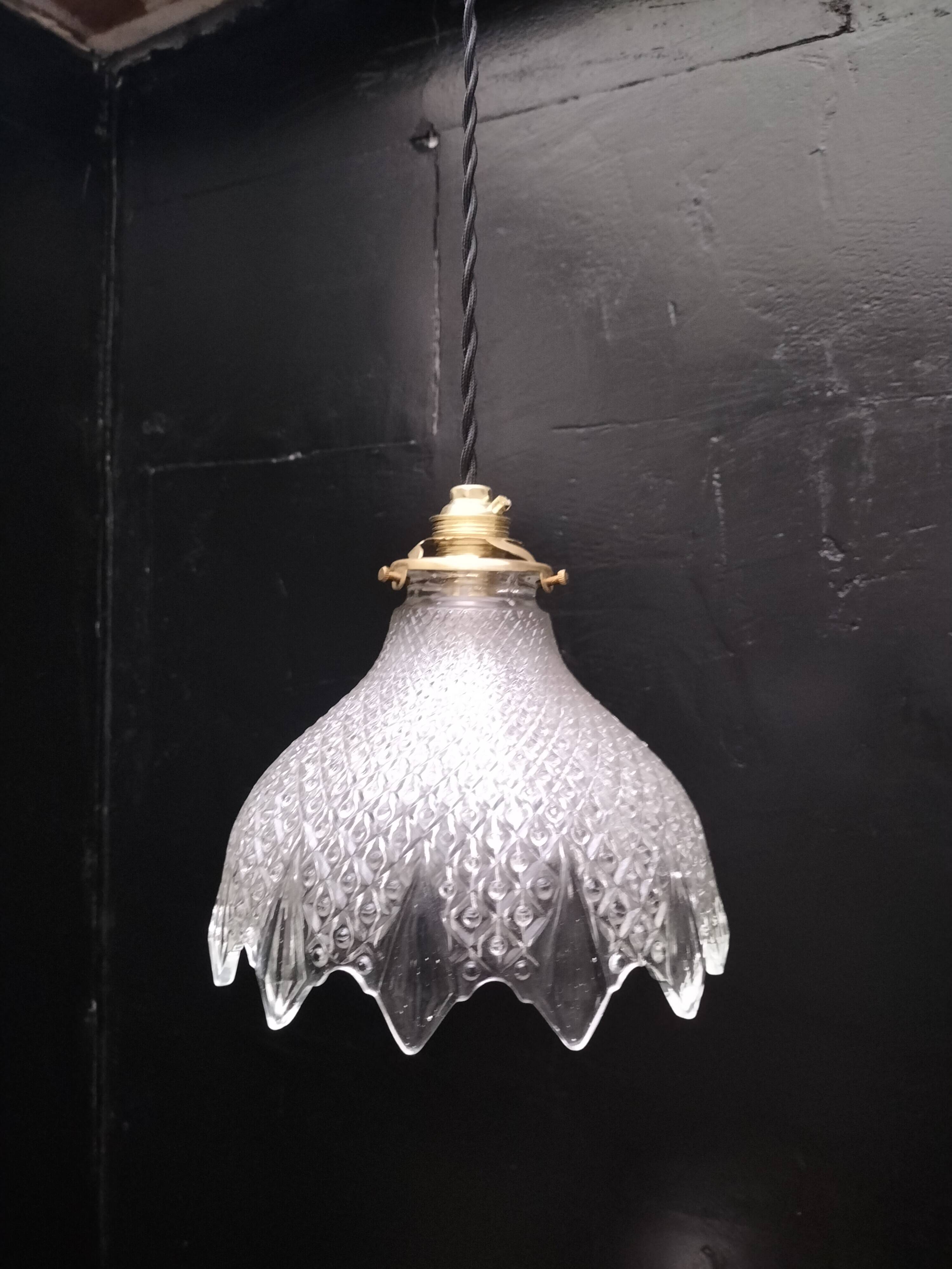 Holophane suspension