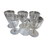 6 verres à vin en cristal en bon état.