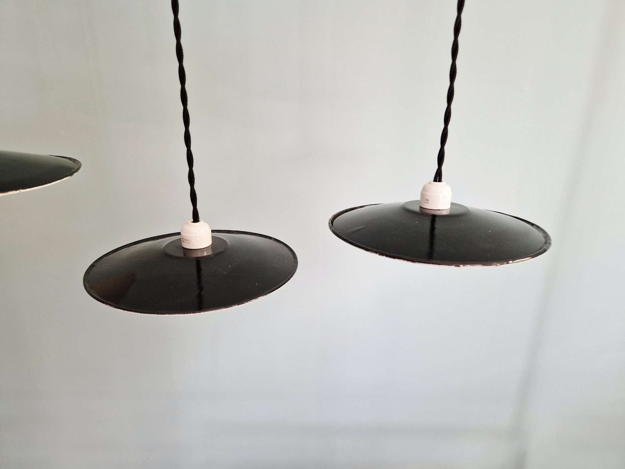 Set of 4 industrial pendant lights in black and white enamelled sheet metal