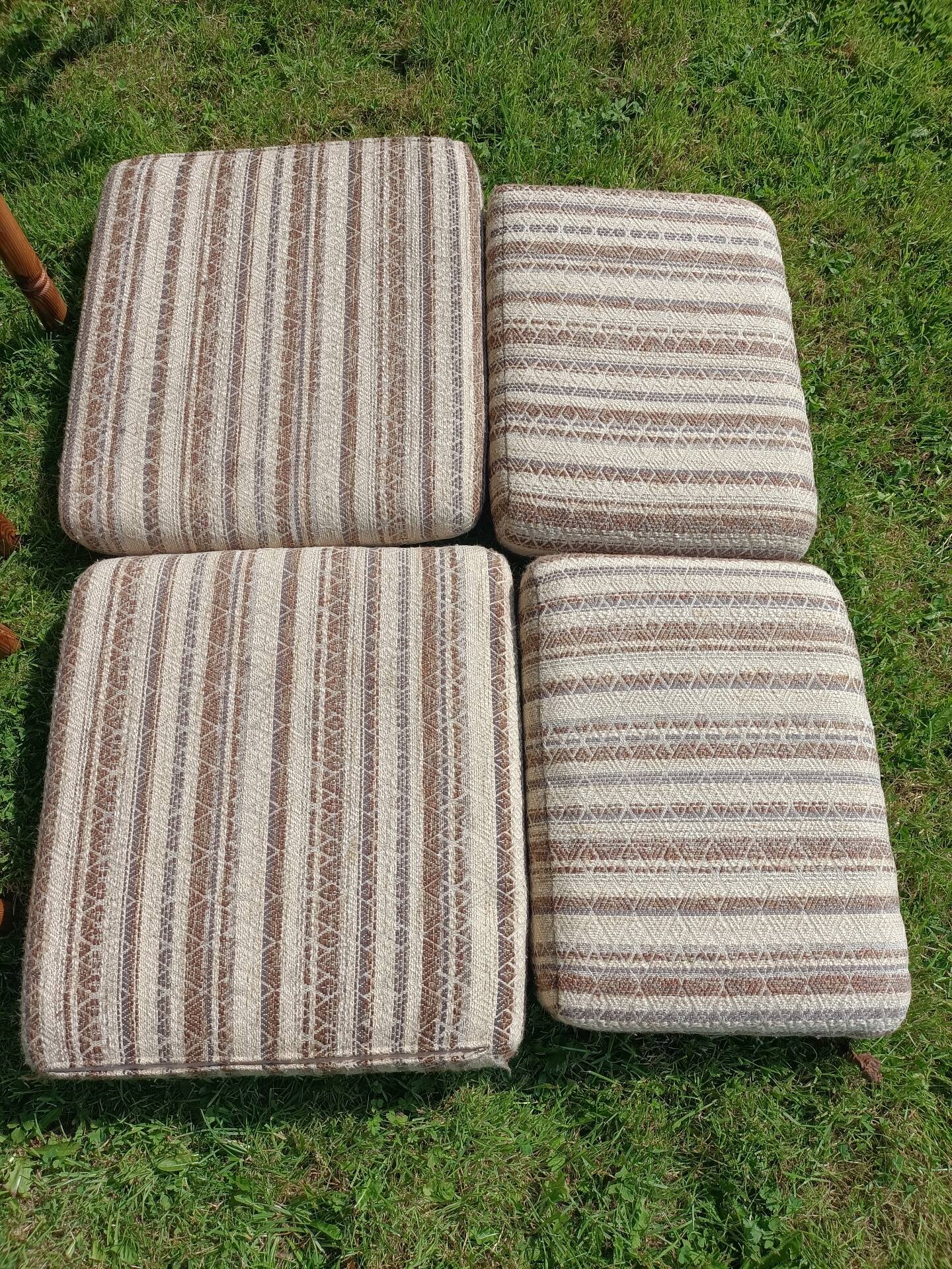 Cushion Set