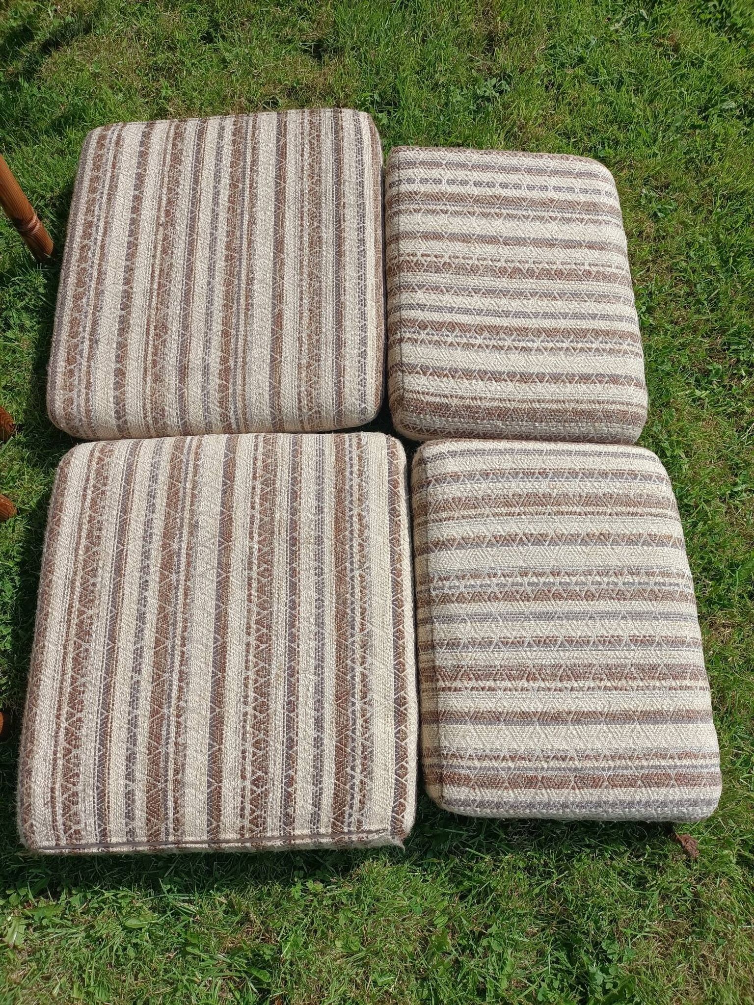 Cushion Set