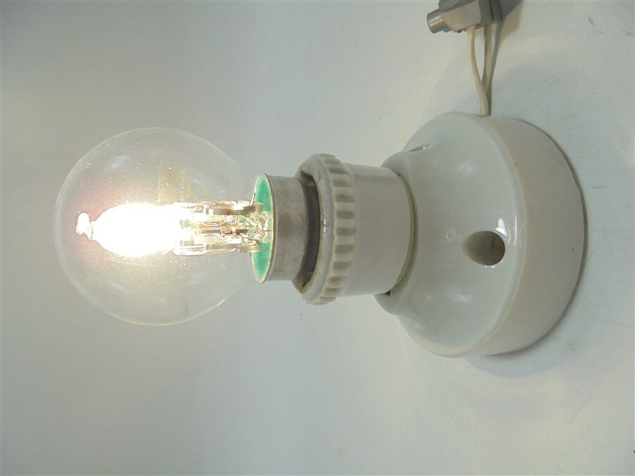 Porcelain wall lamp