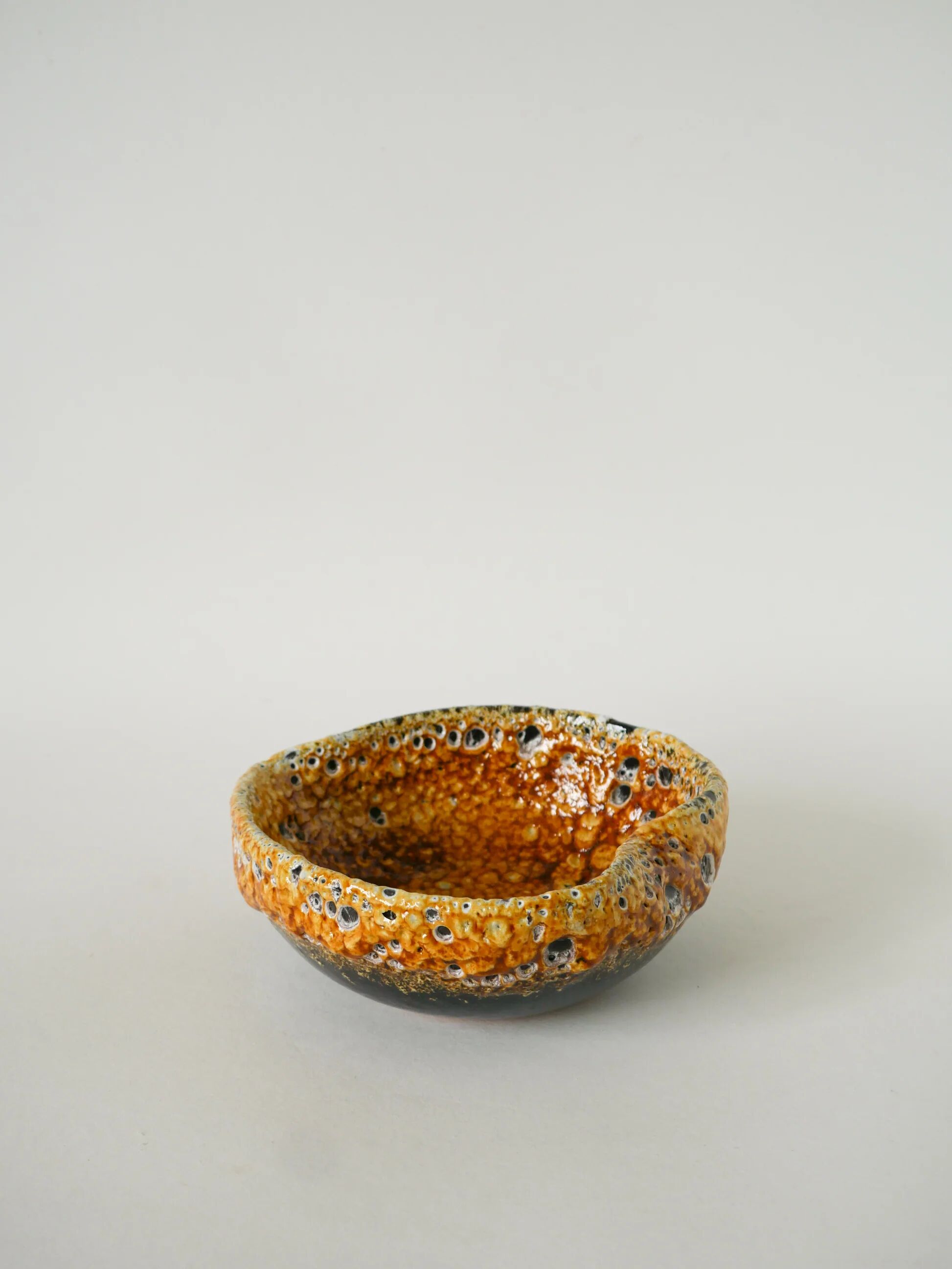 Ashtray in Fat Lava, yellow, 1970 - 15 x 5.5 cm