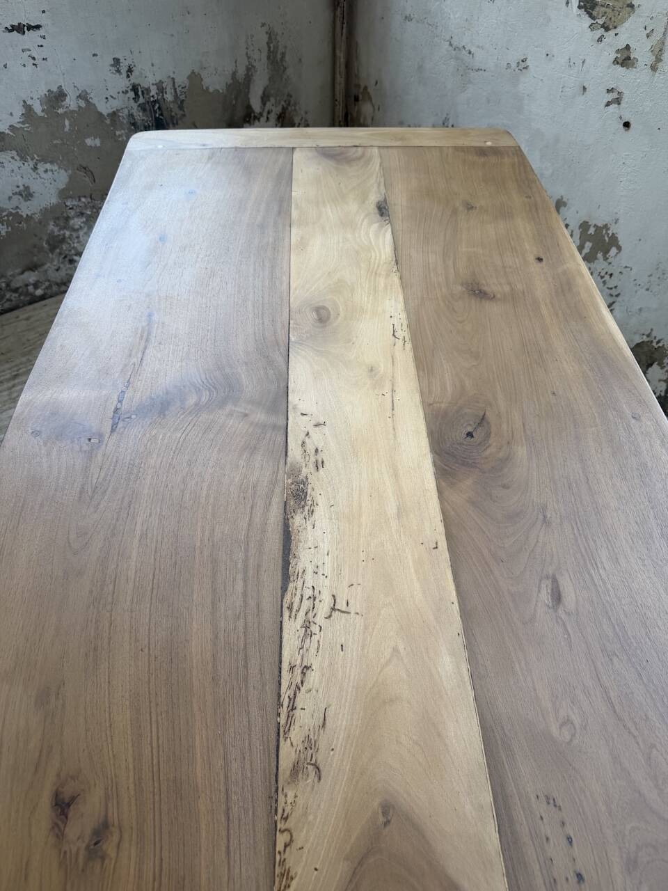 Table de ferme noyer pieds fuseaux 1950