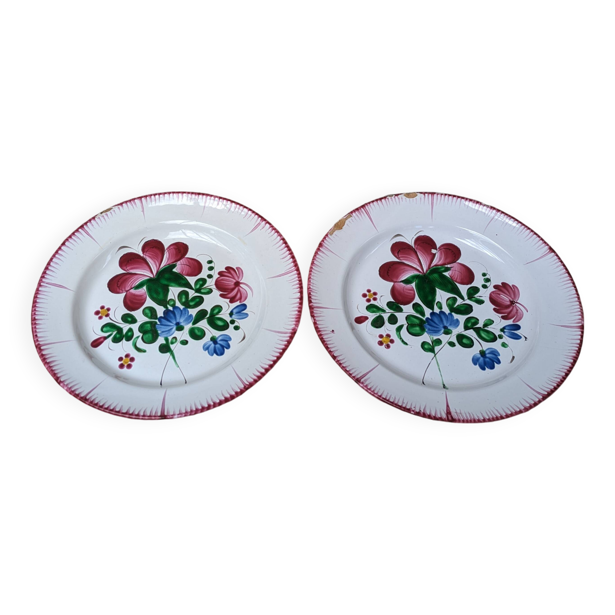 Set of 2 old plates with flower bouquet decoration