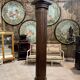 Colonne de style Louis XVI en bois sculpté de la fin du XIXème siècle, 2m27 de hauteur