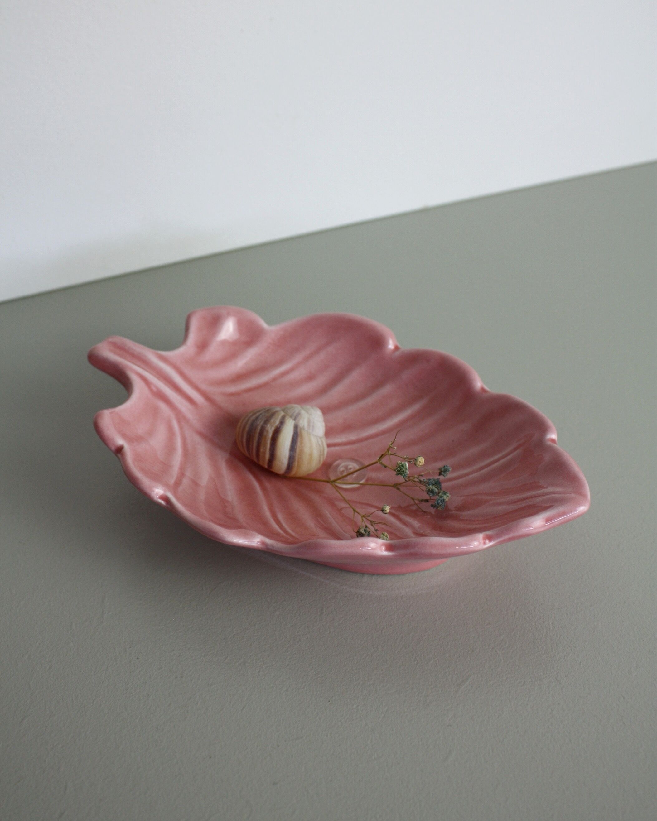 Pocket tray pink ceramic sheet
