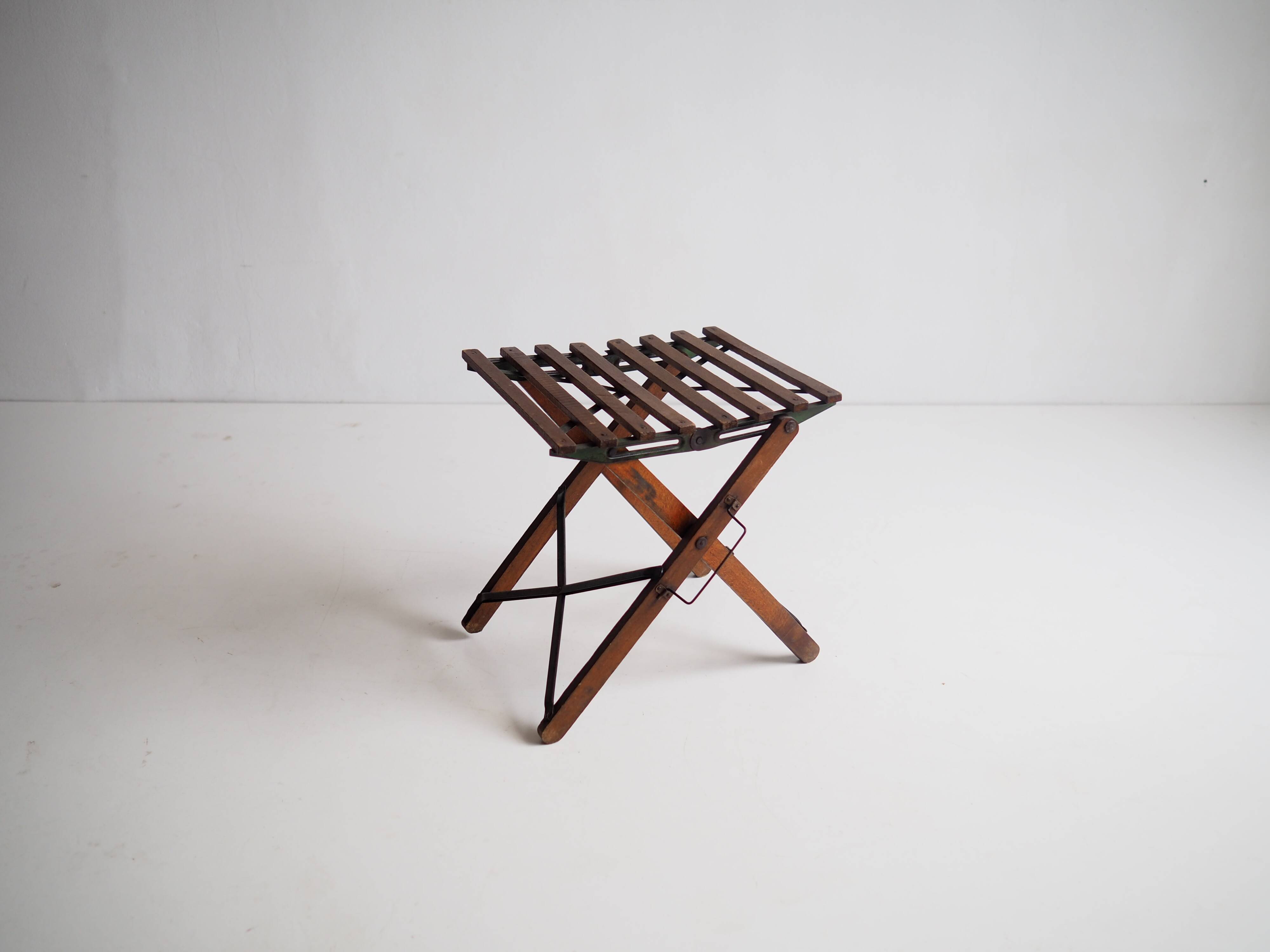 Vintage portable wooden picknick or fishing stool